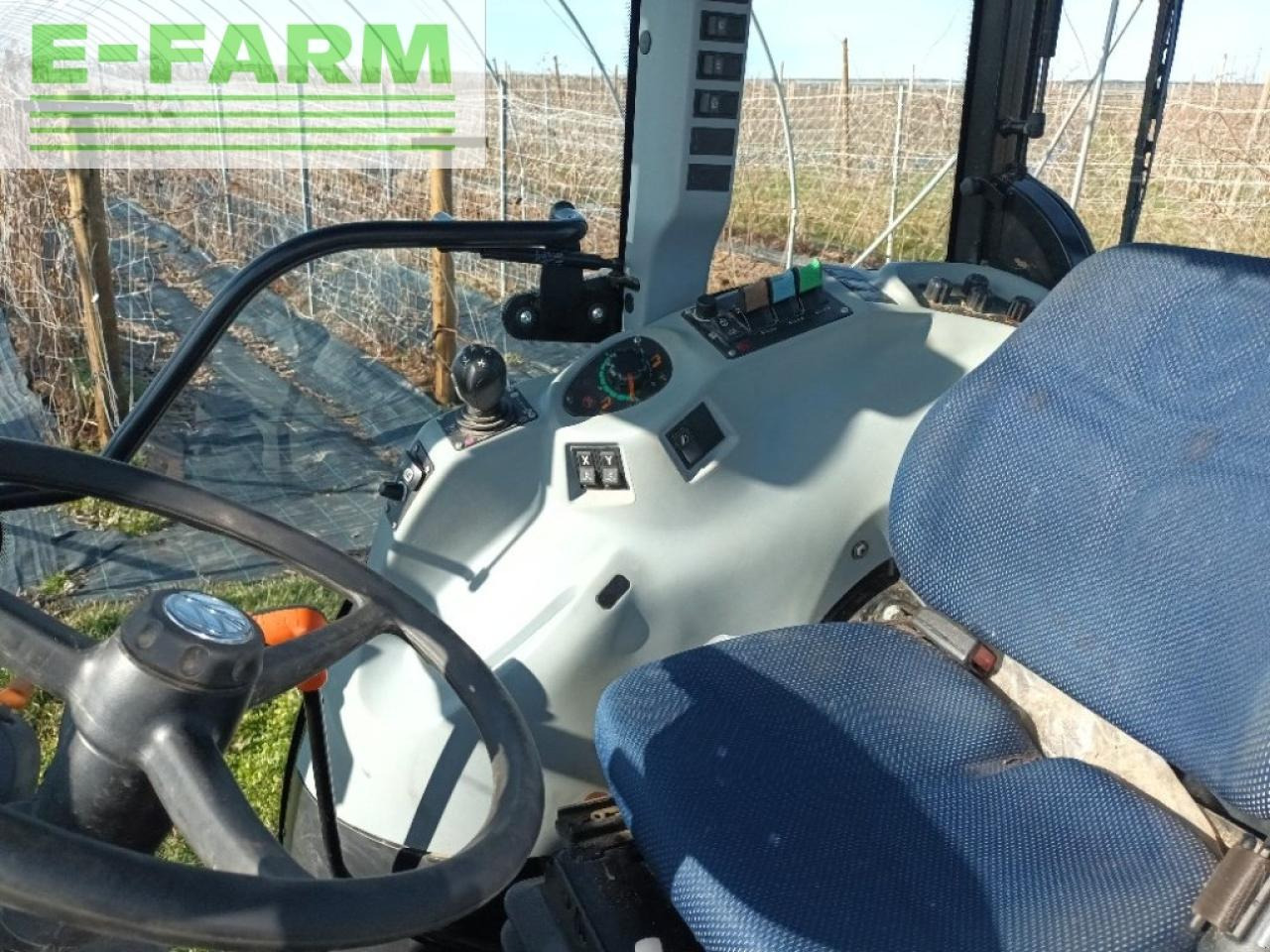 New Holland t4.80 f F - Трактор: фото 3 New Holland t4.80 f F - Трактор: фото 3