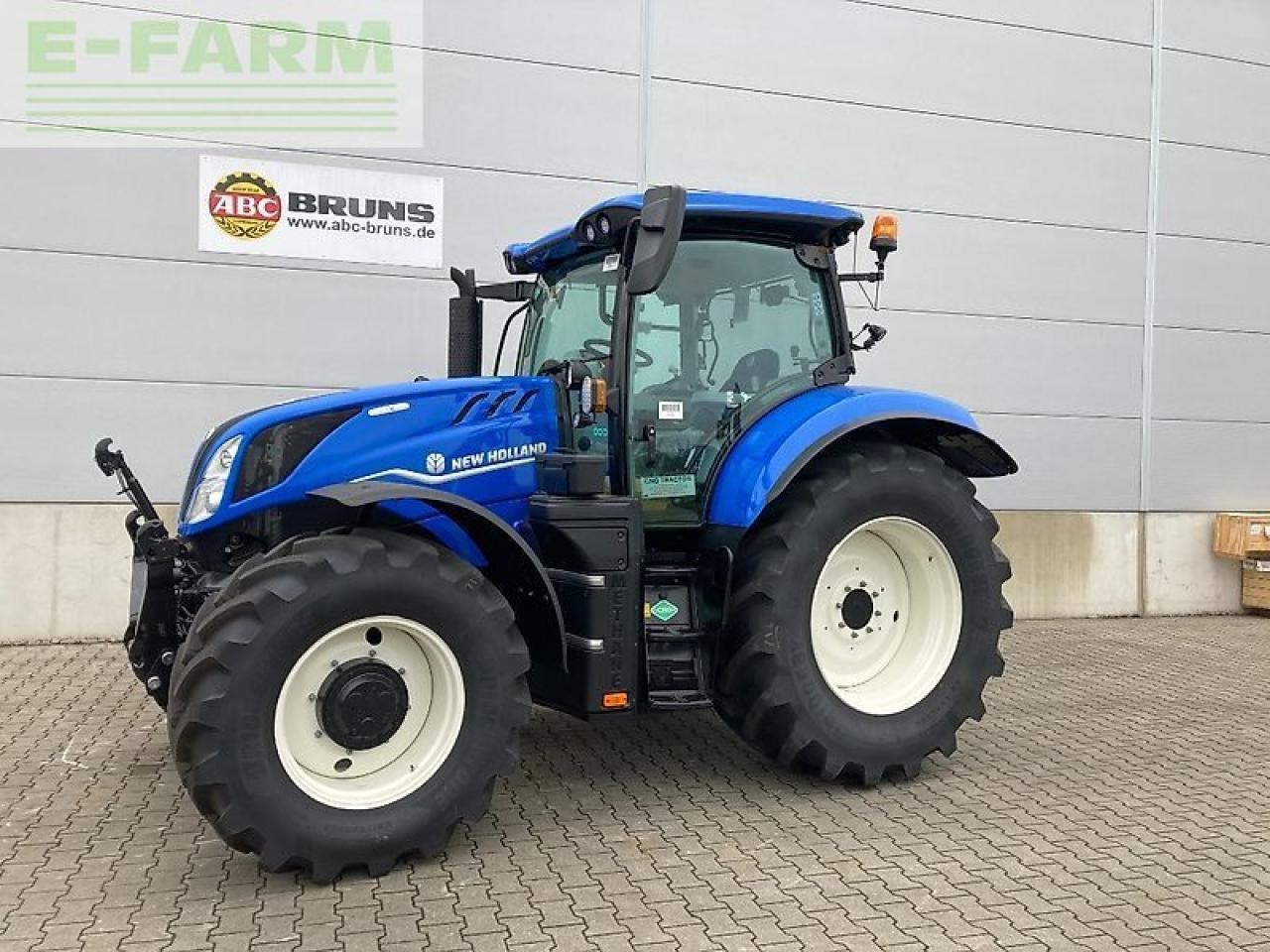 New Holland t6.180 dc methane power Methane Power - Трактор: фото 2 New Holland t6.180 dc methane power Methane Power - Трактор: фото 2