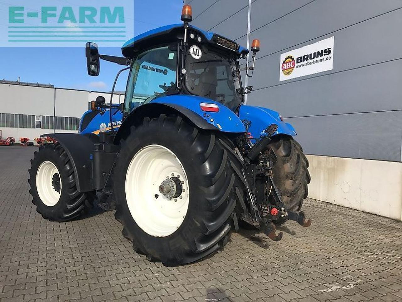 New Holland t7.245 autocommand - Трактор: фото 3 New Holland t7.245 autocommand - Трактор: фото 3