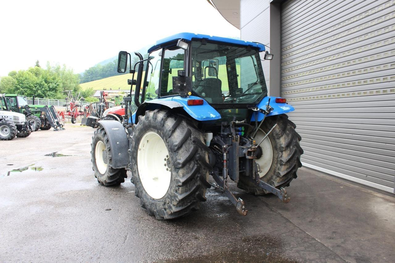 New Holland tl 80 - Трактор: фото 3 New Holland tl 80 - Трактор: фото 3