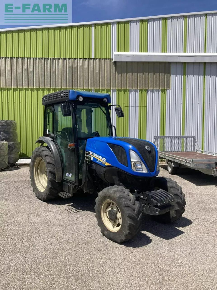 New Holland tracteur - Трактор: фото 1 New Holland tracteur - Трактор: фото 1