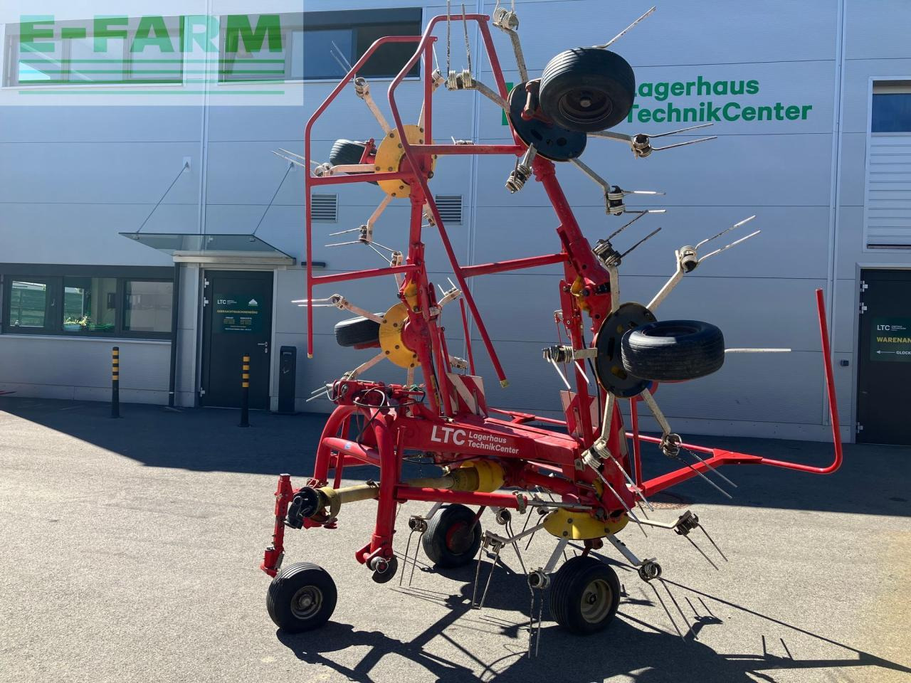 Pöttinger HIT 69 NZ - Сеноворошилка: фото 1 Pöttinger HIT 69 NZ - Сеноворошилка: фото 1