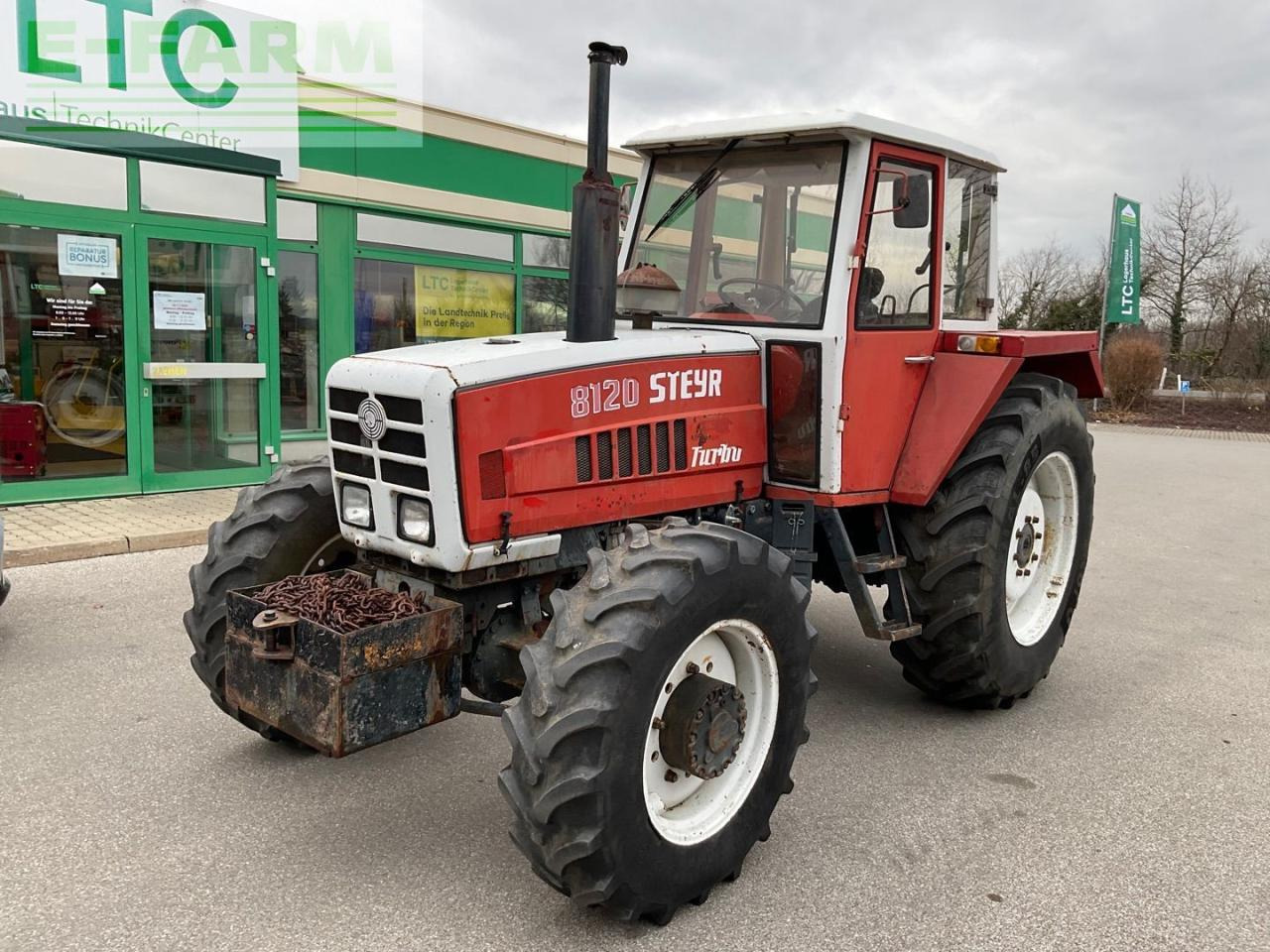 Steyr 8120 - Трактор: фото 1 Steyr 8120 - Трактор: фото 1