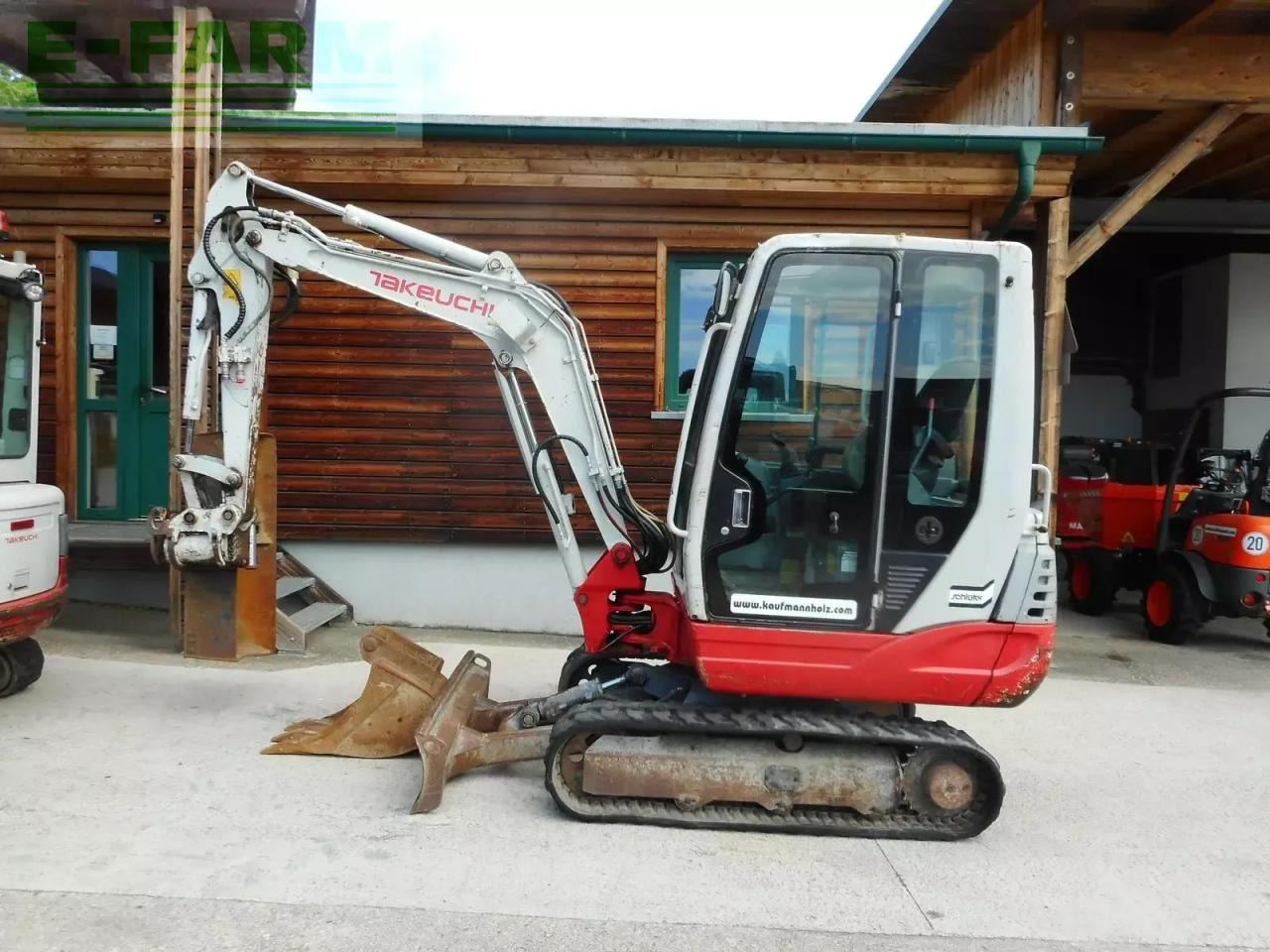 Takeuchi tb 228 ( 2.810kg ) powertilt - Мини-экскаватор: фото 1 Takeuchi tb 228 ( 2.810kg ) powertilt - Мини-экскаватор: фото 1