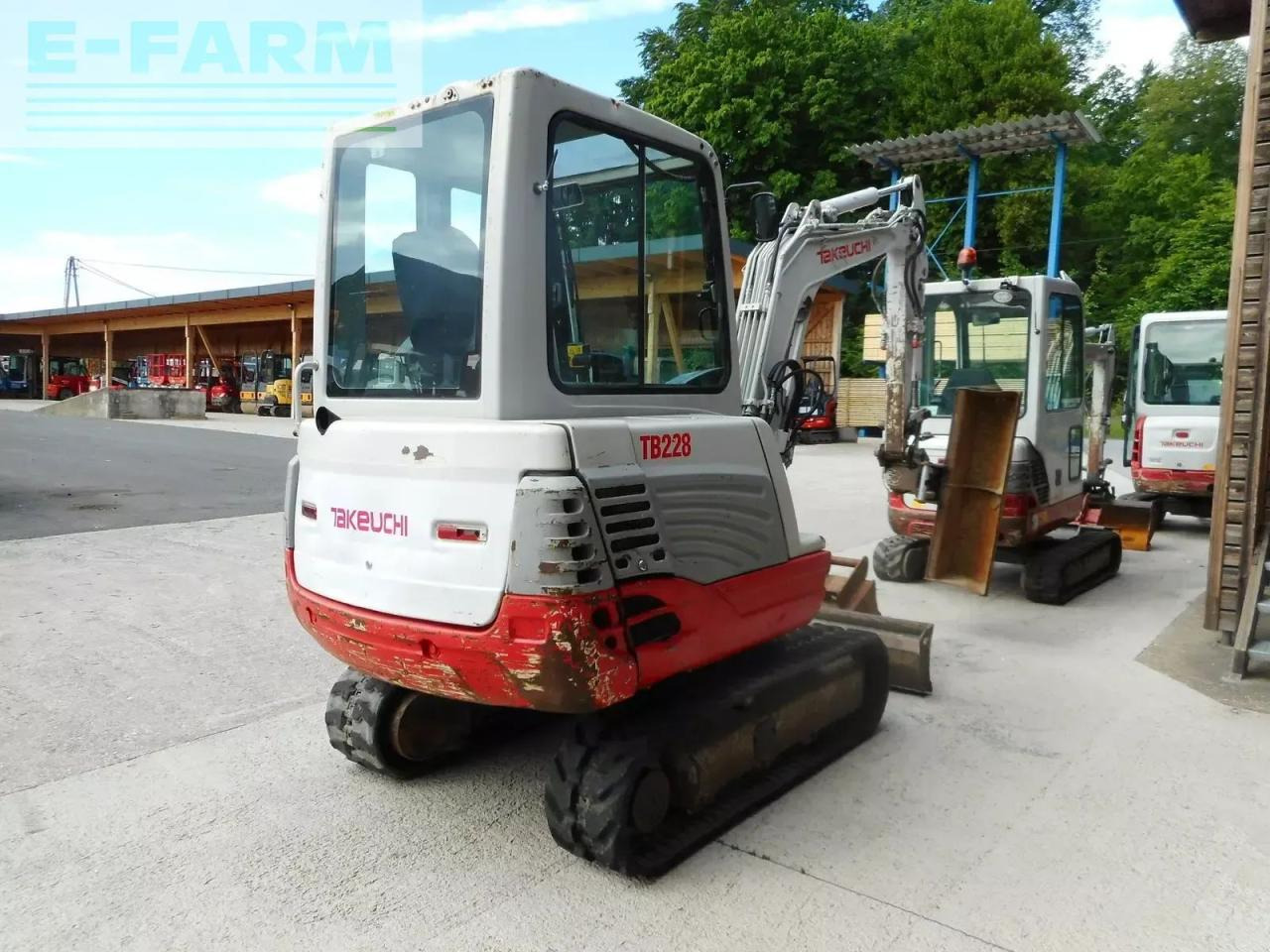 Takeuchi tb 228 ( 2.810kg ) powertilt - Мини-экскаватор: фото 4 Takeuchi tb 228 ( 2.810kg ) powertilt - Мини-экскаватор: фото 4