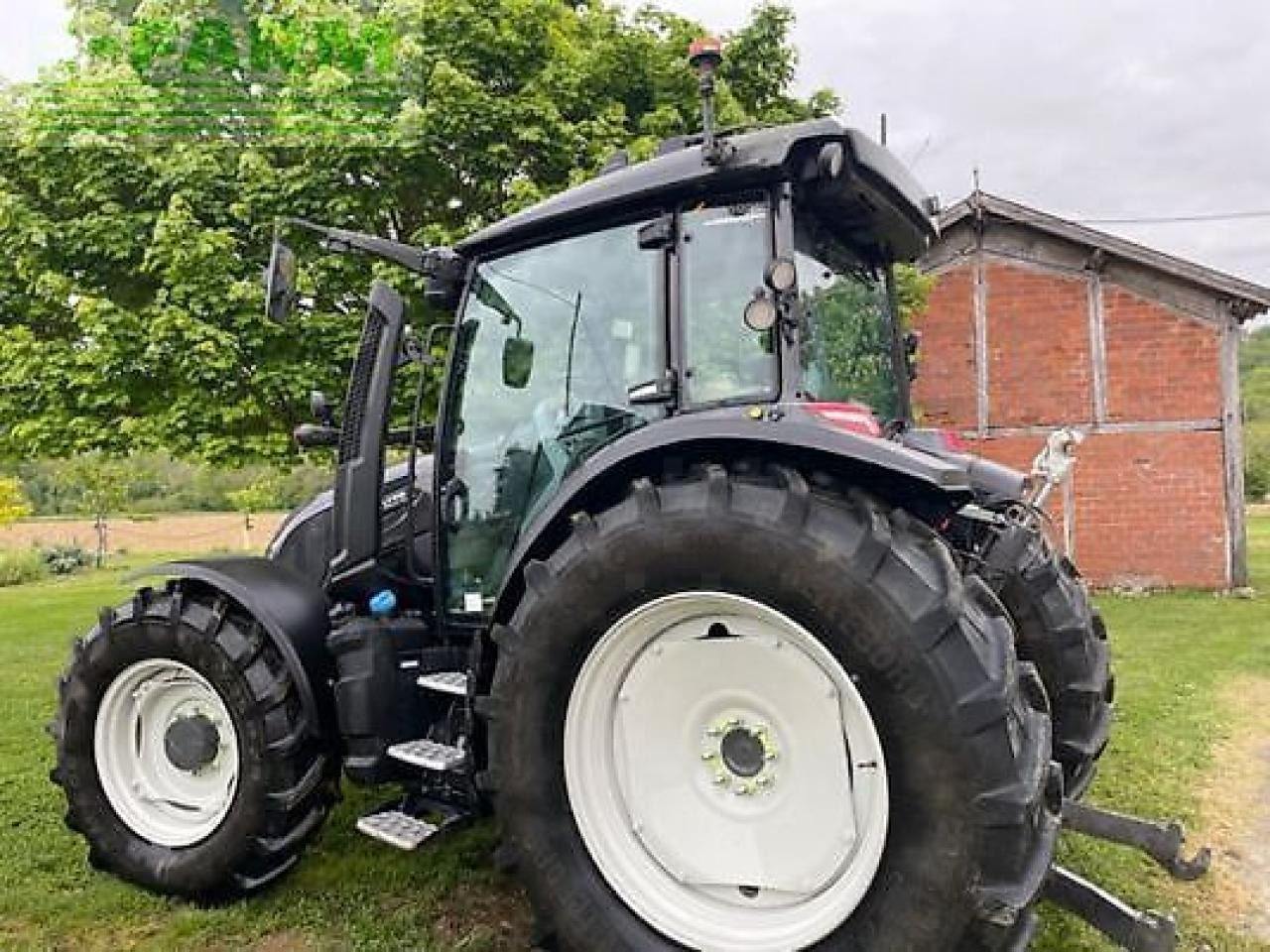 Valtra g125v - Трактор: фото 3 Valtra g125v - Трактор: фото 3