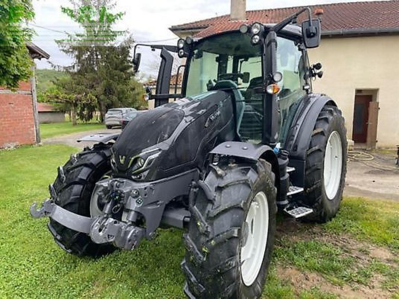 Valtra g125v - Трактор: фото 2 Valtra g125v - Трактор: фото 2
