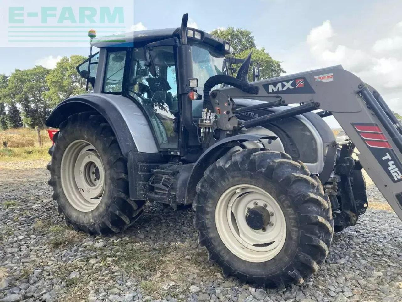 Valtra n 142 - Трактор: фото 1 Valtra n 142 - Трактор: фото 1