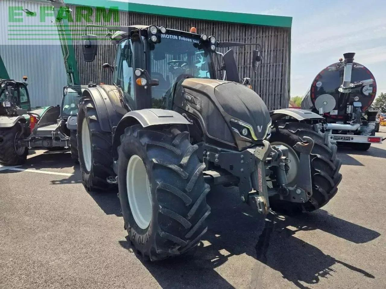 Valtra n135 - Трактор: фото 1 Valtra n135 - Трактор: фото 1