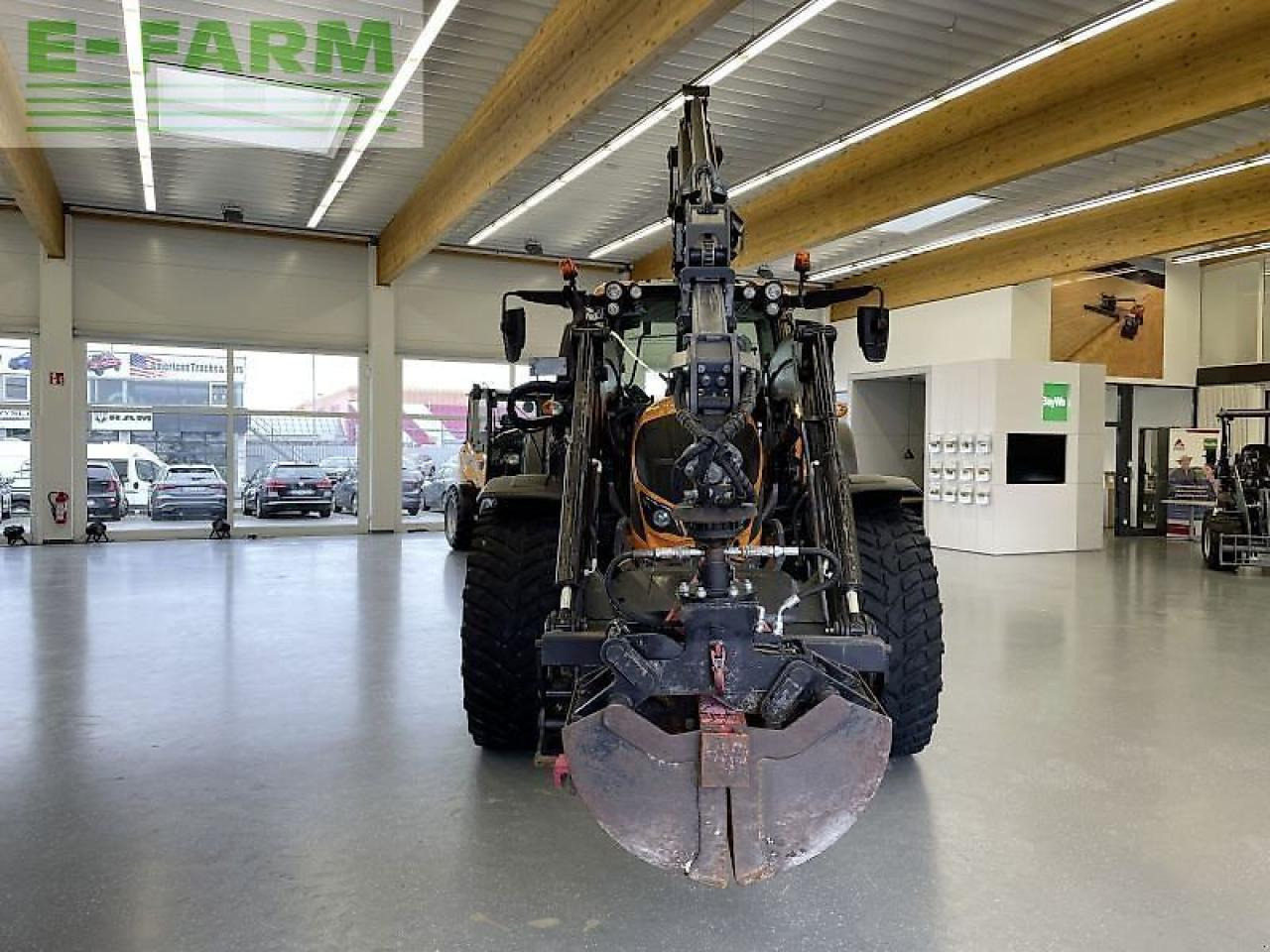 Valtra n154 u. kronos 5020 - Трактор: фото 3 Valtra n154 u. kronos 5020 - Трактор: фото 3