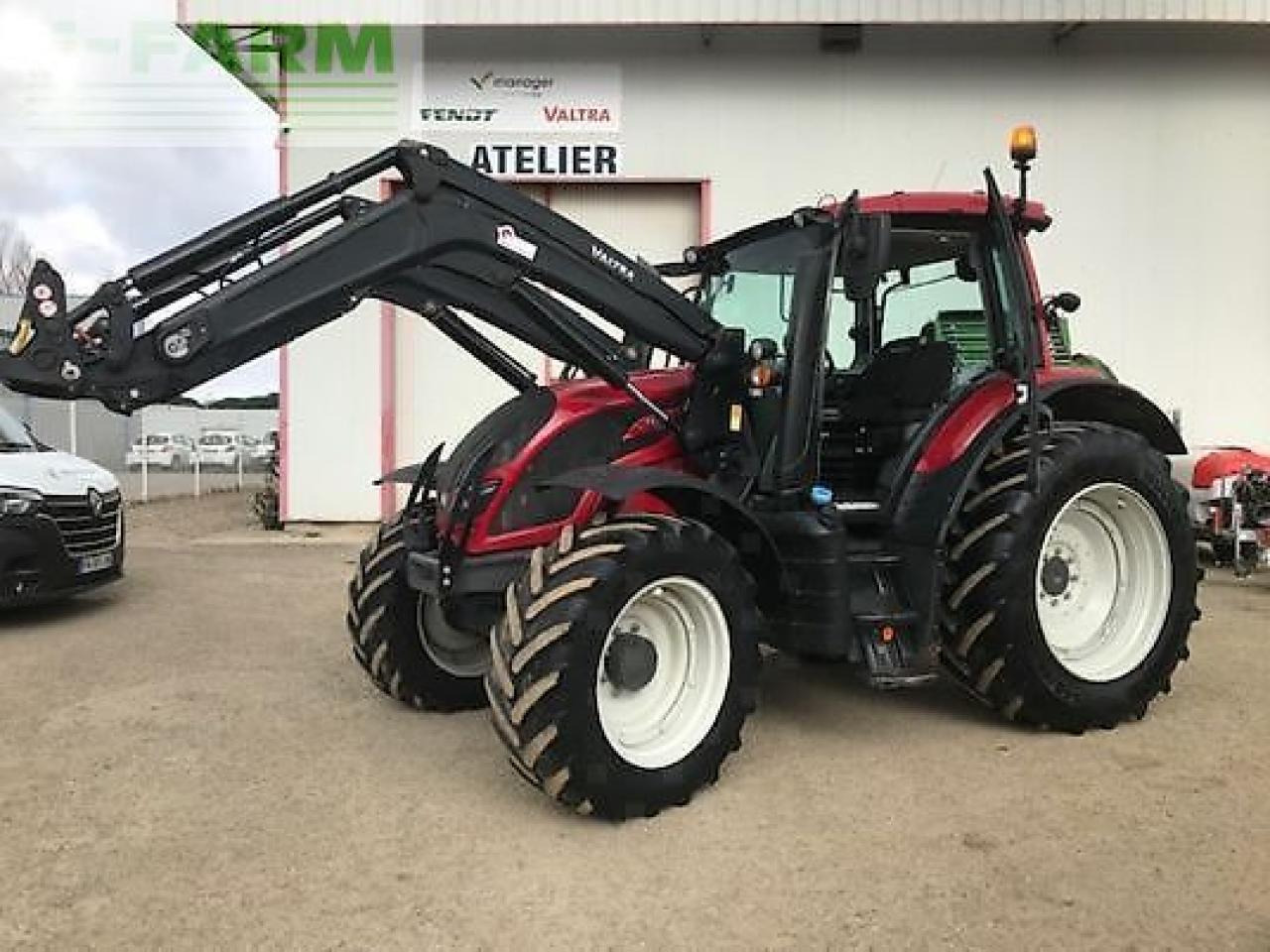Valtra n154d - Трактор: фото 1 Valtra n154d - Трактор: фото 1