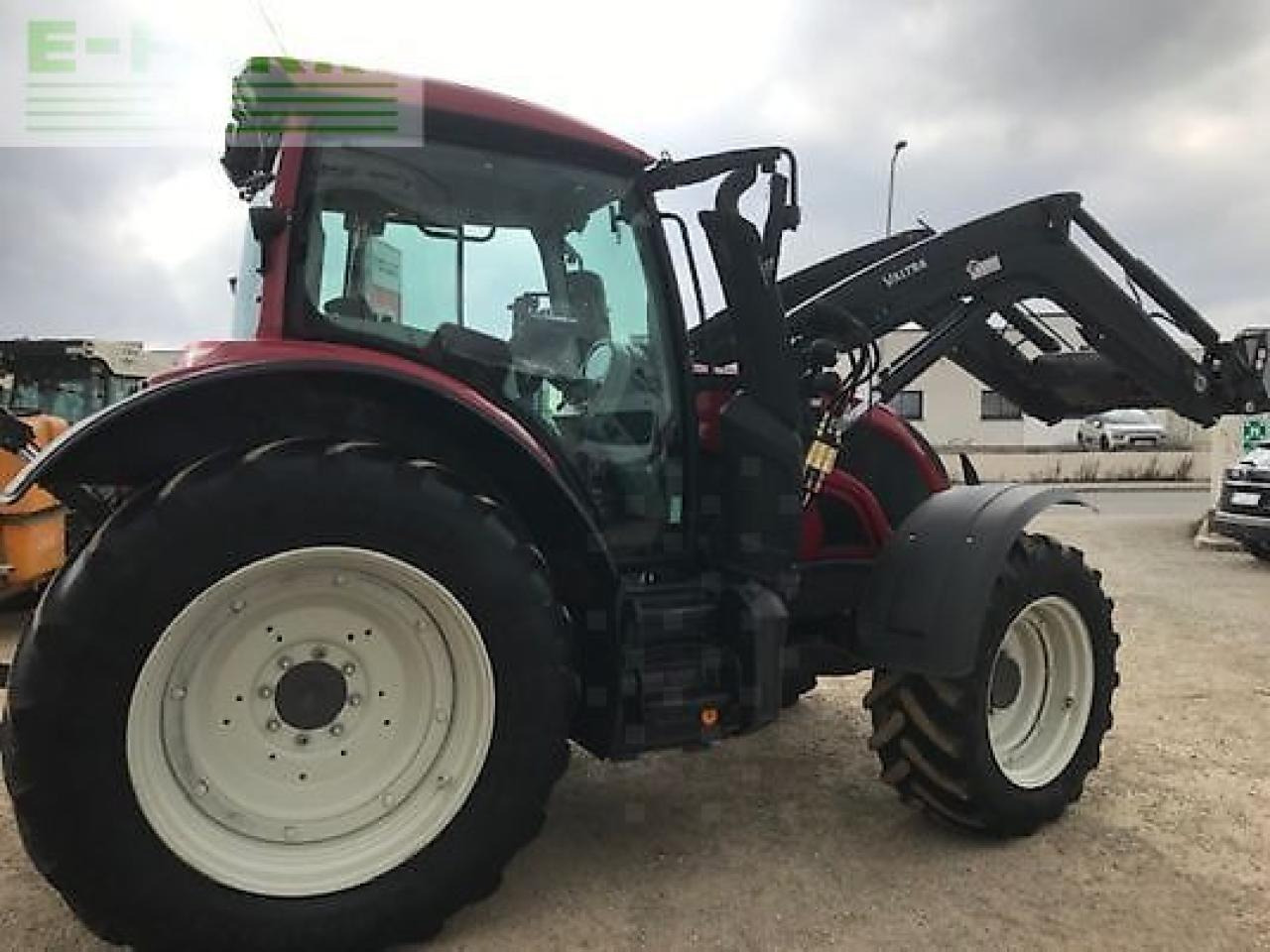 Valtra n154d - Трактор: фото 5 Valtra n154d - Трактор: фото 5