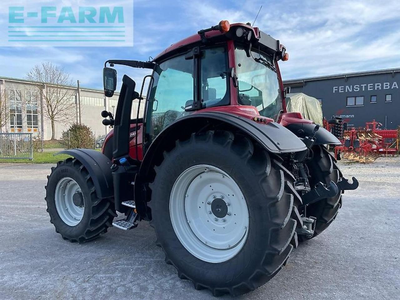 Valtra n155 - Трактор: фото 3 Valtra n155 - Трактор: фото 3
