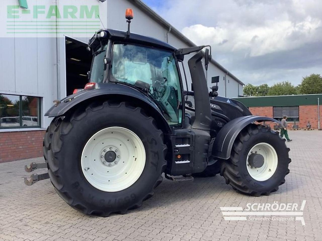 Valtra t 214 d smarttouch | rtk | unlimited - Трактор: фото 4 Valtra t 214 d smarttouch | rtk | unlimited - Трактор: фото 4