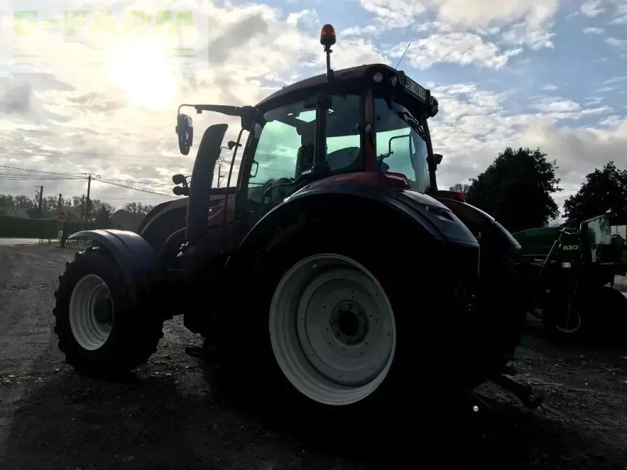 Valtra t 214 direct destockage - Трактор: фото 4 Valtra t 214 direct destockage - Трактор: фото 4