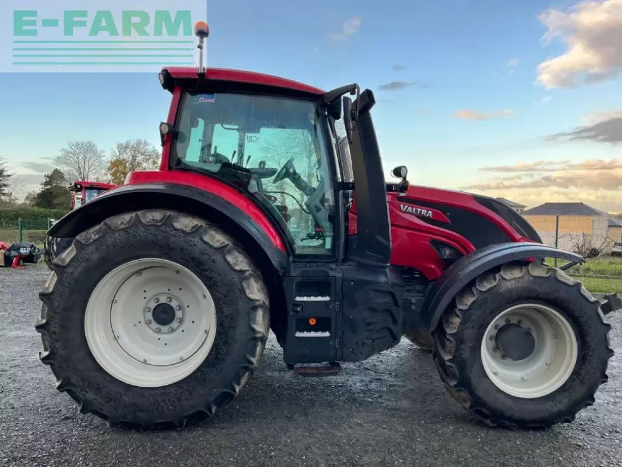 Valtra t144 h - Трактор: фото 2 Valtra t144 h - Трактор: фото 2