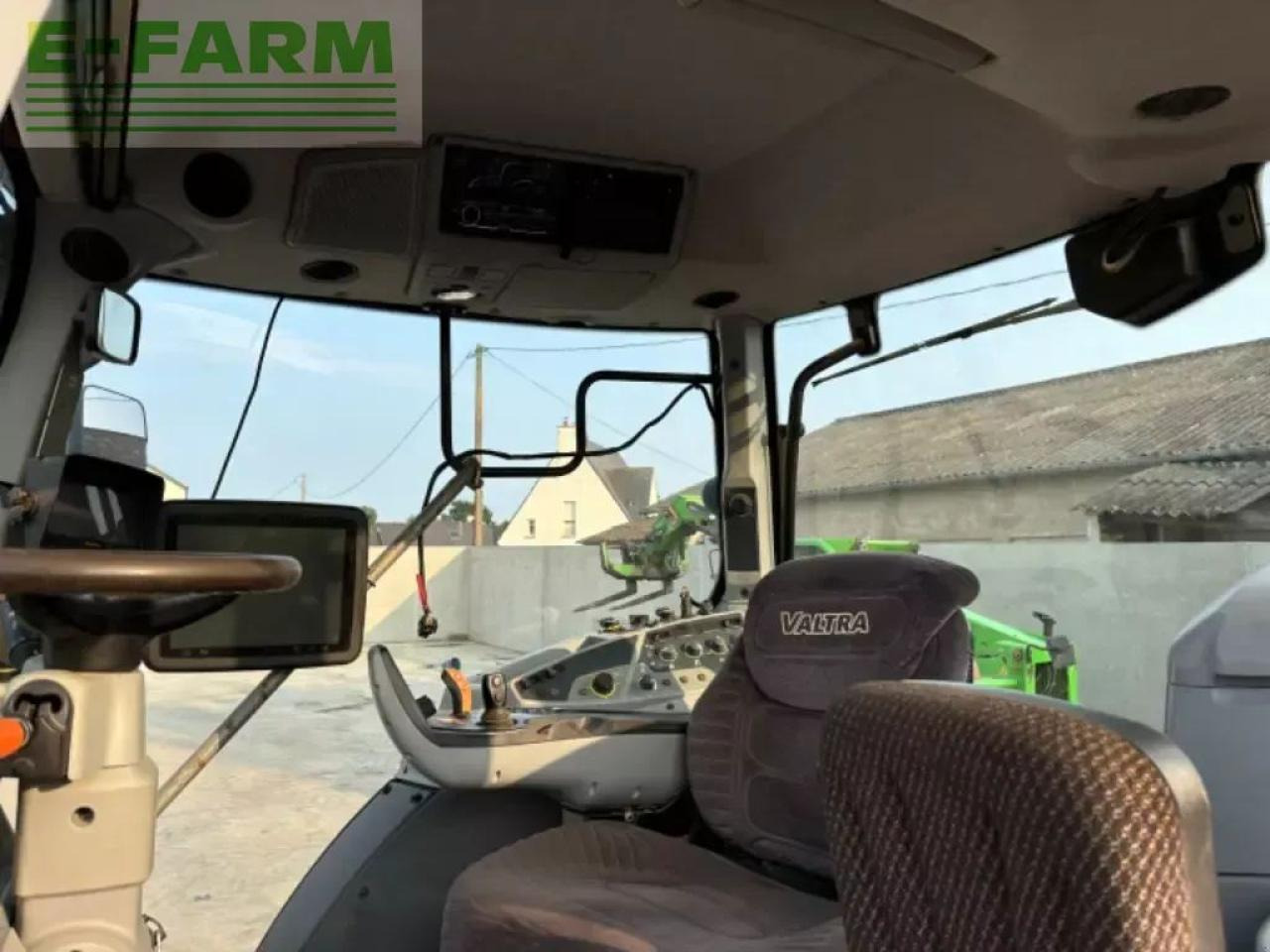 Valtra t214v - Трактор: фото 5 Valtra t214v - Трактор: фото 5
