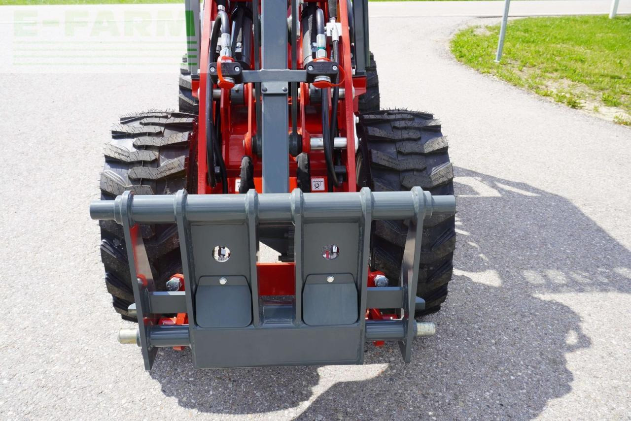 Weidemann 1140 light hydro - Мини-экскаватор: фото 4 Weidemann 1140 light hydro - Мини-экскаватор: фото 4