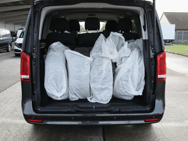 MERCEDES-BENZ EQV 300 lang,7Sitze,Schiebetür elektrisch,LED... - Пассажирский фургон, Электрический фургон: фото 2 MERCEDES-BENZ EQV 300 lang,7Sitze,Schiebetür elektrisch,LED... - Пассажирский фургон, Электрический фургон: фото 2