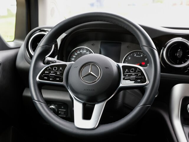 MERCEDES-BENZ T 180 Progressive,AHK,LED,Navi,Kamera,Tempomat... - Пассажирский фургон: фото 5 MERCEDES-BENZ T 180 Progressive,AHK,LED,Navi,Kamera,Tempomat... - Пассажирский фургон: фото 5