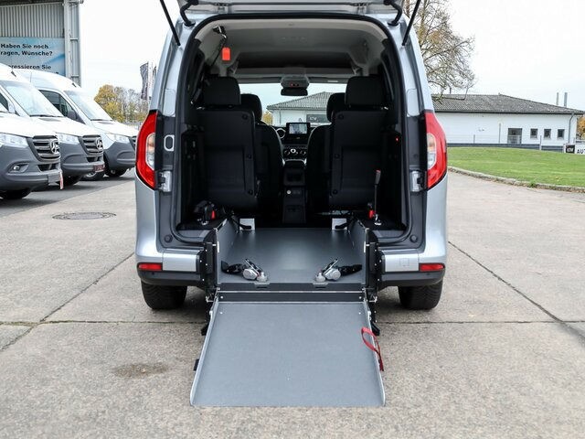 MERCEDES-BENZ T 180 Progressive,AMF Rollstuhlrampe,LED,Navi... - Пассажирский фургон: фото 2 MERCEDES-BENZ T 180 Progressive,AMF Rollstuhlrampe,LED,Navi... - Пассажирский фургон: фото 2
