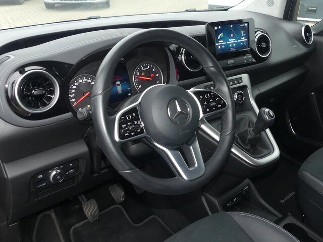 MERCEDES-BENZ T 180 Progressive,AMF Rollstuhlrampe,LED,Navi... - Пассажирский фургон: фото 4 MERCEDES-BENZ T 180 Progressive,AMF Rollstuhlrampe,LED,Navi... - Пассажирский фургон: фото 4