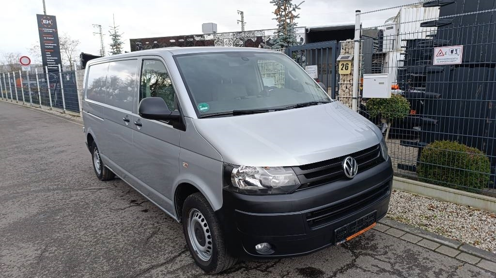 Volkswagen T5 2.0 TDI, Transporter, Kasten, Werkstattschränke  - Малотоннажный фургон: фото 1 Volkswagen T5 2.0 TDI, Transporter, Kasten, Werkstattschränke  - Малотоннажный фургон: фото 1