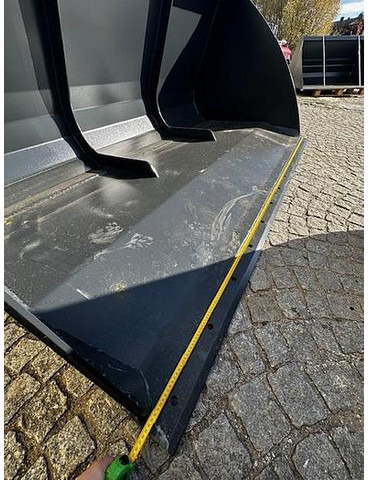 Big Volumenschaufel 250 cm mit Merlo ZM2 Aufnahme - Ковш: фото 2 Big Volumenschaufel 250 cm mit Merlo ZM2 Aufnahme - Ковш: фото 2