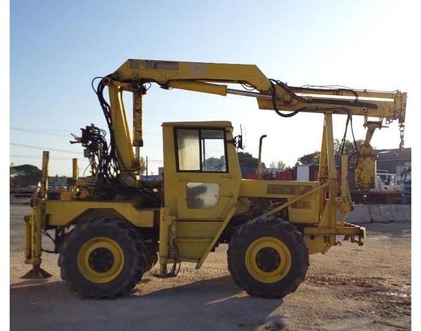 Mercedes-Benz MB Trac-800 Traktor - Трактор: фото 1 Mercedes-Benz MB Trac-800 Traktor - Трактор: фото 1