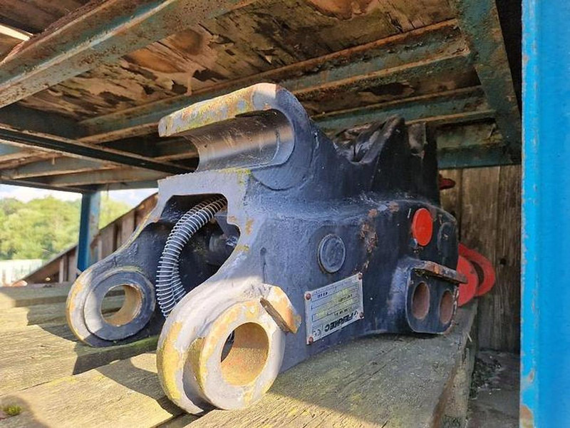 Terex / Fermec / MF Schnellwechsler - Сцепное устройство: фото 1 Terex / Fermec / MF Schnellwechsler - Сцепное устройство: фото 1