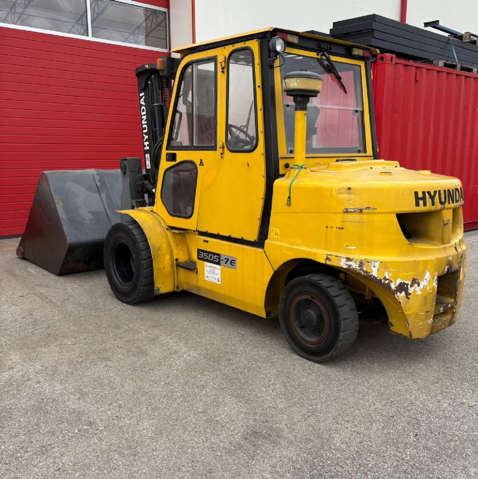 Hyundai 45DS-7E - Дизельный погрузчик: фото 3 Hyundai 45DS-7E - Дизельный погрузчик: фото 3