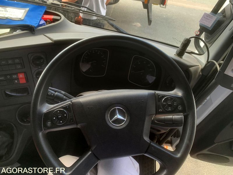 Подметально-уборочная машина BALAYEUSE COMPOSÉE D'UN PORTEUR MERCEDES ET D'UN SYSTÈME DE BALAYAGE SCHMIDT: фото 15