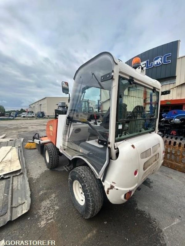 BALAYEUSE/RAMASSEUSE AUSA BD202HL 2015 212 HEURES - Подметально-уборочная машина: фото 3 BALAYEUSE/RAMASSEUSE AUSA BD202HL 2015 212 HEURES - Подметально-уборочная машина: фото 3