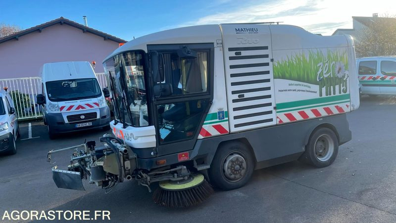 BALAYEUSE RAVO DE 2009 - Подметально-уборочная машина: фото 3 BALAYEUSE RAVO DE 2009 - Подметально-уборочная машина: фото 3