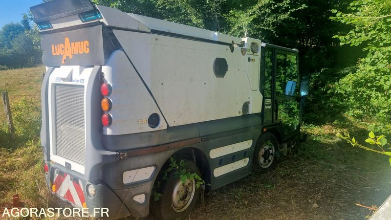 BALAYEUSE SCHMIDT COMPACT 200 - Подметально-уборочная машина: фото 1 BALAYEUSE SCHMIDT COMPACT 200 - Подметально-уборочная машина: фото 1