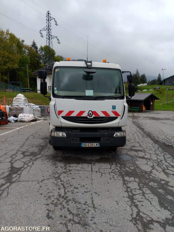 BALAYEUSE de Voiries- RENAULT MIDLUM 220 DXI avec aspiratrice EUROVOIRIE - Подметально-уборочная машина: фото 1 BALAYEUSE de Voiries- RENAULT MIDLUM 220 DXI avec aspiratrice EUROVOIRIE - Подметально-уборочная машина: фото 1