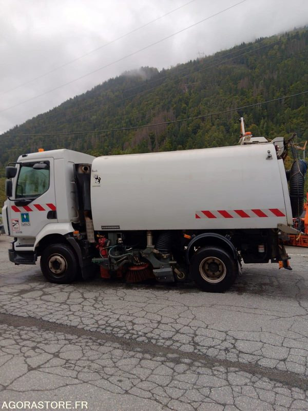 BALAYEUSE de Voiries- RENAULT MIDLUM 220 DXI avec aspiratrice EUROVOIRIE - Подметально-уборочная машина: фото 5 BALAYEUSE de Voiries- RENAULT MIDLUM 220 DXI avec aspiratrice EUROVOIRIE - Подметально-уборочная машина: фото 5