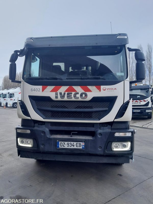 BOM 26T GNC IVECO - 2016 / 111802 KM (6402- VPIDF -66ICAM571X) - Мусоровоз: фото 2 BOM 26T GNC IVECO - 2016 / 111802 KM (6402- VPIDF -66ICAM571X) - Мусоровоз: фото 2