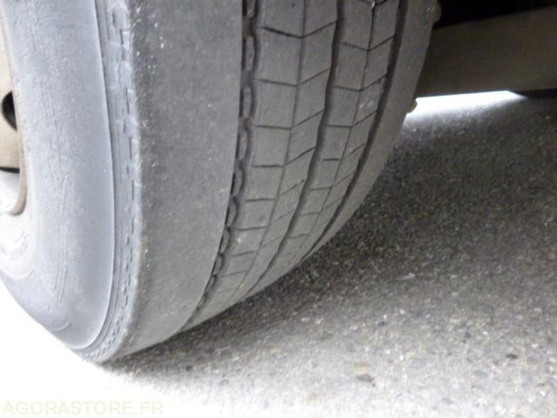 Мусоровоз BOM ECONIC MERCEDES CABINE TYPE BUS 2007 4 places 247550kms: фото 11 Мусоровоз BOM ECONIC MERCEDES CABINE TYPE BUS 2007 4 places 247550kms: фото 11