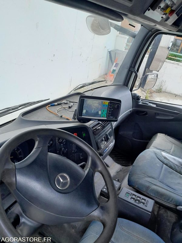 Мусоровоз BOM MERCEDES AXOR 267385 kms 2009: фото 7 Мусоровоз BOM MERCEDES AXOR 267385 kms 2009: фото 7