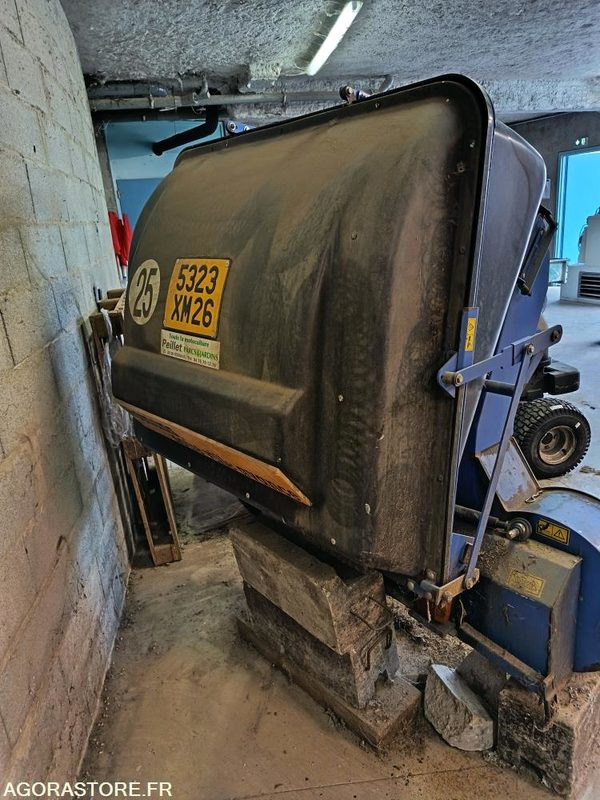 Bac de ramassage ISEKI - Садовое оборудование: фото 3 Bac de ramassage ISEKI - Садовое оборудование: фото 3