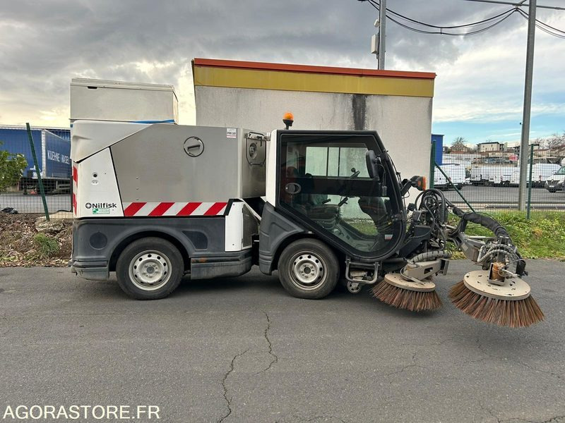 Bayeuse Nilfisk - 4 057h - 2017 - Подметально-уборочная машина: фото 3 Bayeuse Nilfisk - 4 057h - 2017 - Подметально-уборочная машина: фото 3