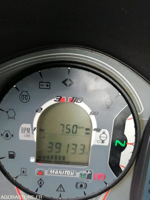 CHARIOT TELESCOPIQUE FIXE - MANITOU - 2.5 T - 2014 / 3910 HEURES - Телескопический погрузчик: фото 4 CHARIOT TELESCOPIQUE FIXE - MANITOU - 2.5 T - 2014 / 3910 HEURES - Телескопический погрузчик: фото 4