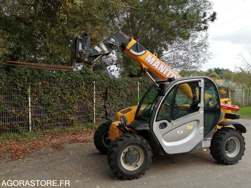 CHARIOT TELESCOPIQUE FIXE - MANITOU - 2.5 T - 2014 / 3910 HEURES - Телескопический погрузчик: фото 3 CHARIOT TELESCOPIQUE FIXE - MANITOU - 2.5 T - 2014 / 3910 HEURES - Телескопический погрузчик: фото 3
