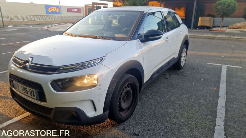 CITROËN C4 - 2020 / 138605 KM (FP-186-QX) - Легковой автомобиль: фото 1 CITROËN C4 - 2020 / 138605 KM (FP-186-QX) - Легковой автомобиль: фото 1