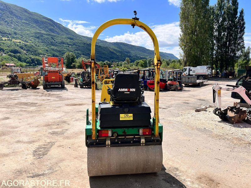 COMPACTEUR AMMANN AV26-2 ROULEAU TANDEM VIBRANT ARTICULÉ - ANNÉE 2008 - 1765 H - Каток: фото 2 COMPACTEUR AMMANN AV26-2 ROULEAU TANDEM VIBRANT ARTICULÉ - ANNÉE 2008 - 1765 H - Каток: фото 2