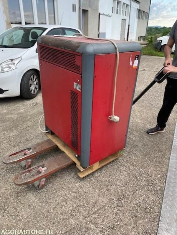 Compresseur insonorisé Guernet. 7.5kw + cuve 500l - Воздушный компрессор: фото 5 Compresseur insonorisé Guernet. 7.5kw + cuve 500l - Воздушный компрессор: фото 5