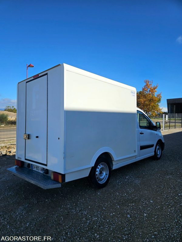 FIAT SCUDO 2.0 130 CAISSE FRIGORIFIQUE FRCX 3 PLACES - Малотоннажный рефрижератор: фото 4 FIAT SCUDO 2.0 130 CAISSE FRIGORIFIQUE FRCX 3 PLACES - Малотоннажный рефрижератор: фото 4