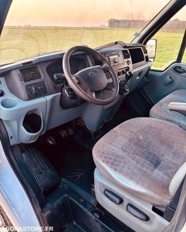 FORD TRANSIT - 330 000 KMS / MOTEUR CHANGER EN 2024 12 000 KMS - Цельнометаллический фургон: фото 5 FORD TRANSIT - 330 000 KMS / MOTEUR CHANGER EN 2024 12 000 KMS - Цельнометаллический фургон: фото 5