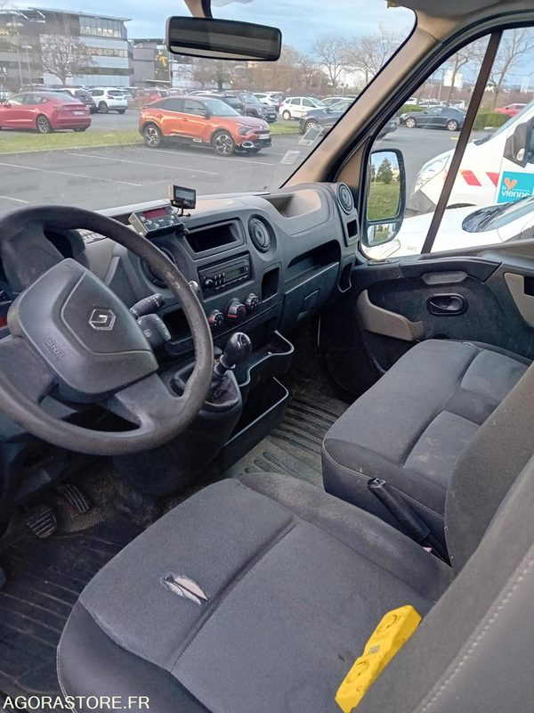 FOURGON RENAULT MASTER BENNE - Малотоннажный самосвал: фото 3 FOURGON RENAULT MASTER BENNE - Малотоннажный самосвал: фото 3